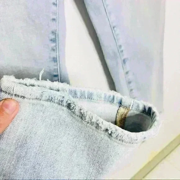 NWT Good American Good Classic Natural Fray Hem Jeans Light Indigo - Picture 8 of 10